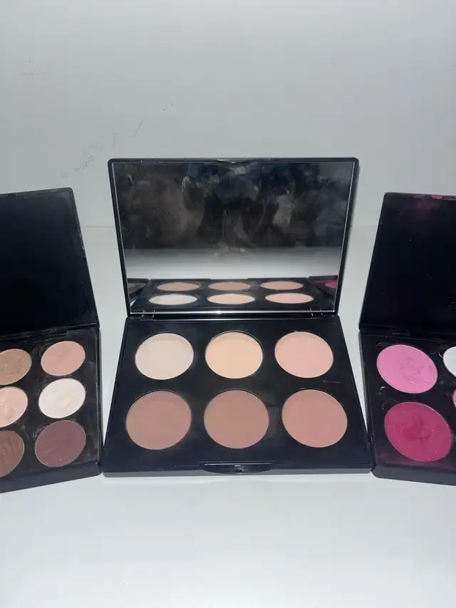 Makeup Palette Bundle Face, Blush, Contour & Eyeshadow Palettes in Other in Ottawa - Image 4