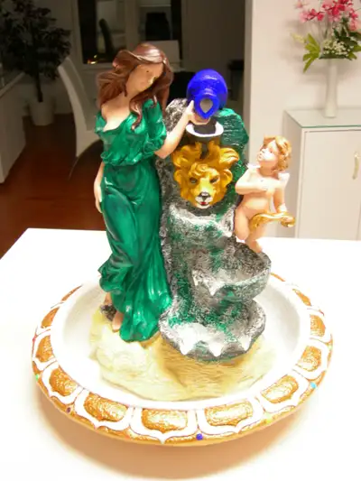 (2) Fontaines électriques (peintes à la main), View more