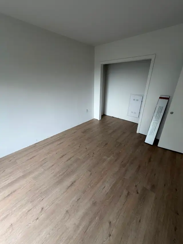 Floor Installation511715765336166402