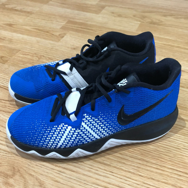 Youths Size 7Y Nike Kyrie Flytrap Hyper Cobalt Shoe in Kids & Youth in Hamilton - Image 2