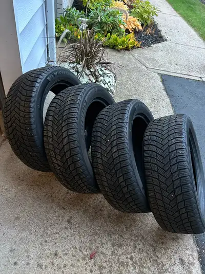 Four Michelin X-Ice snow tires P235/55/19 105H All four in great shape, no plugs or patches. 8/32 re...