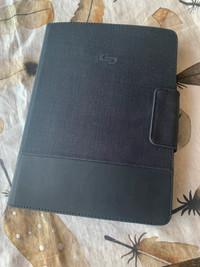iPad cover for Apple adjusts to any size 