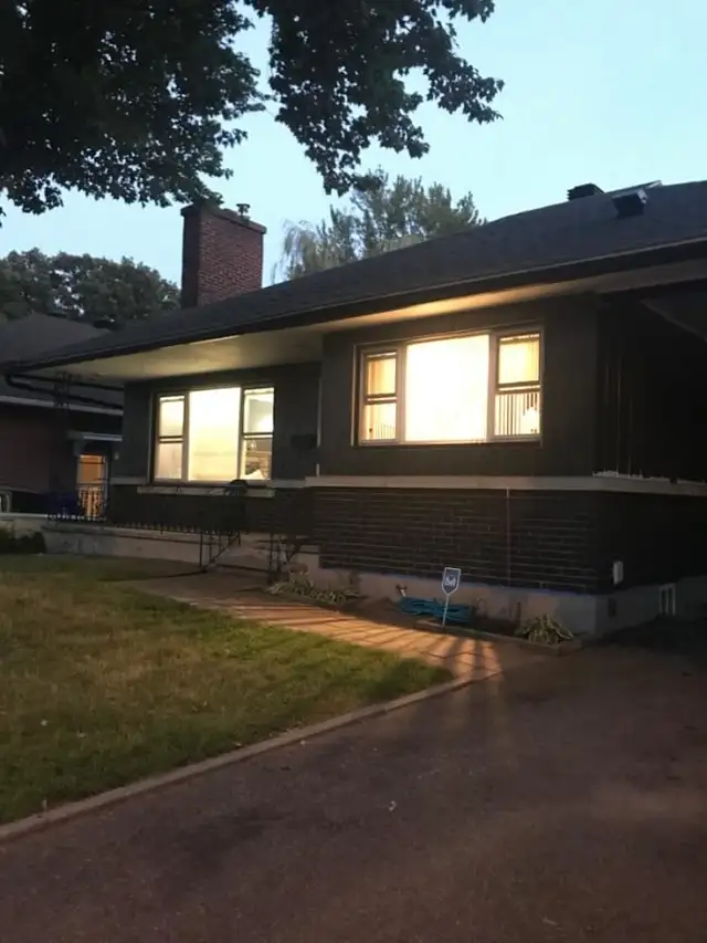 Furnished Available single bed Room for rent, close to Hull Hosp in Room Rentals & Roommates in Gatineau - Image 2