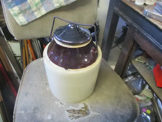 CIRCA 1930s CROCK BEAN POT WITH WIRE CLAMP  LID $20 YARD DECOR