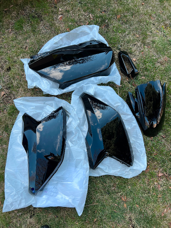 Honda Gold Wing  body panels in Touring in Oshawa / Durham Region - Image 2