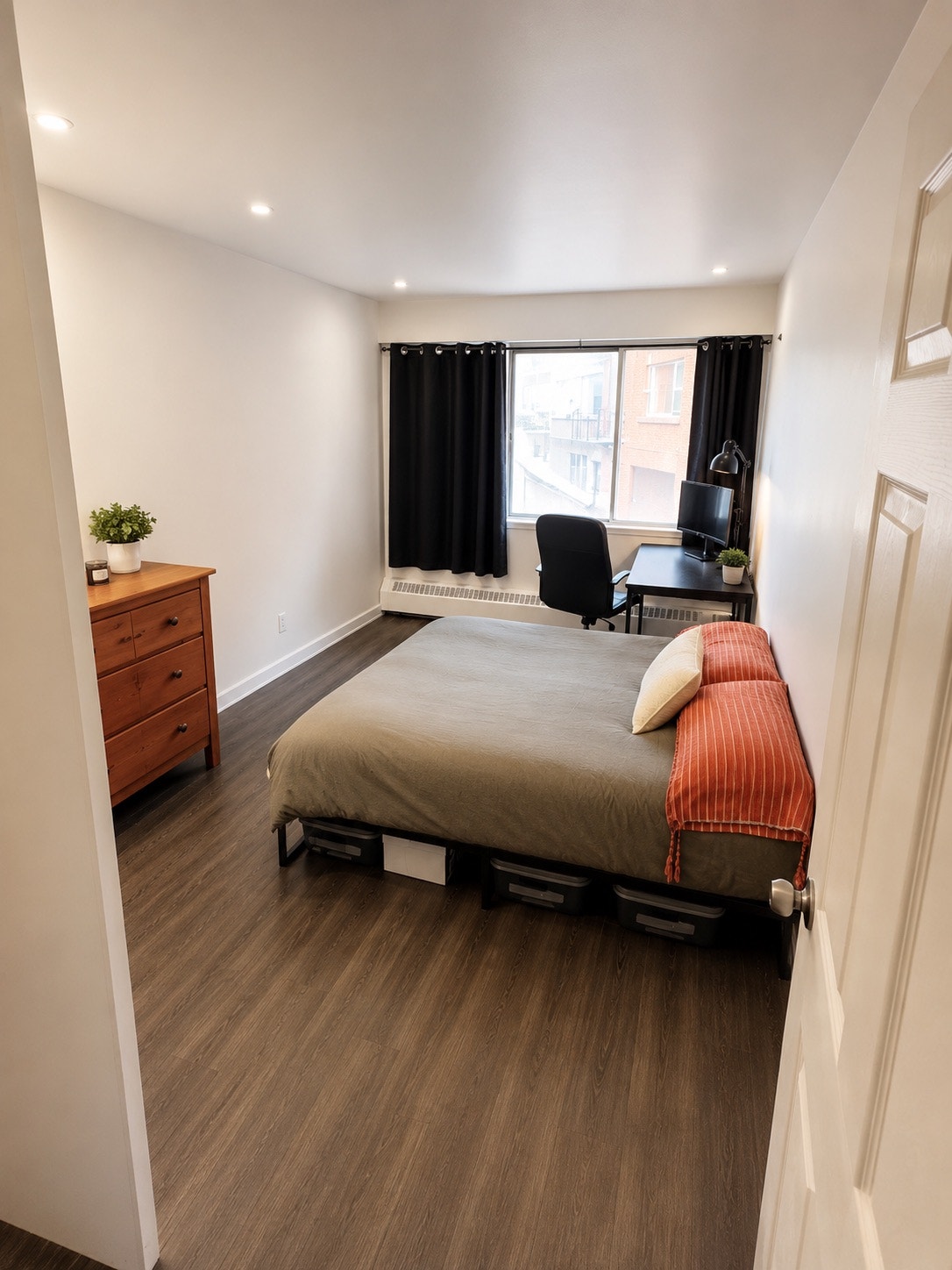 1BR Côte-des-Neiges $1,349 - Heat Included - 50% Off — photo 3
