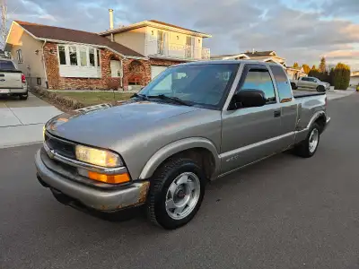 The price is $1800. No trades. No delivering it. Will not respond to generic messages. Threw a code...