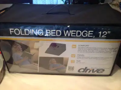 Gently used Drive Medical folding bed wedge in carrying storage bag. Ideal for sleeping, watching TV...