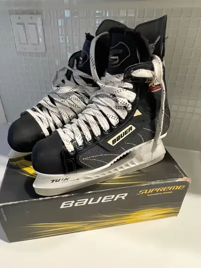 patins pour homme pointure 11 1/2, porté très peu. Très bonne condition