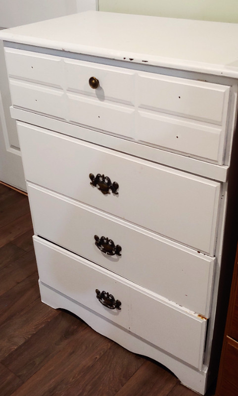Dresser, Chest 4 drawers in Dressers & Wardrobes in Moncton