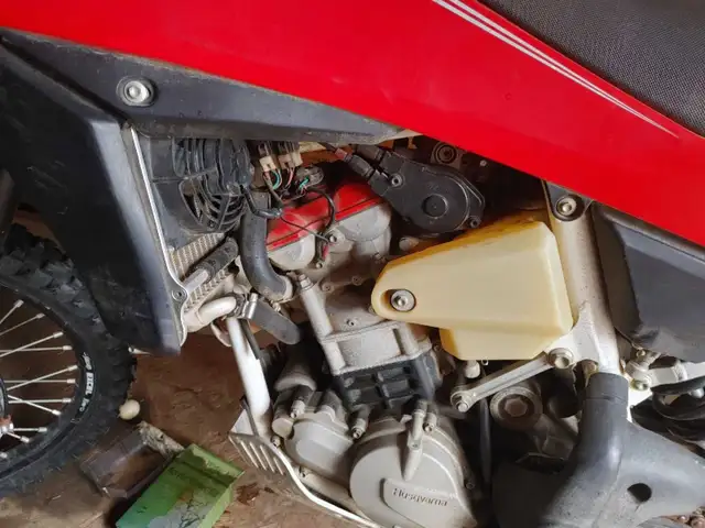 2012 Husqvarna TLC BMW in Dirt Bikes & Motocross in Lloydminster - Image 4