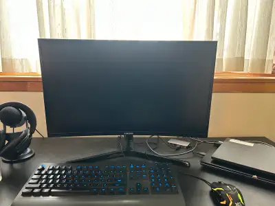 27 inches curved and 1080p without scratch samsung monitor