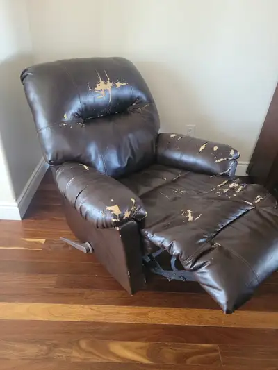 Lazyboy type chair - free, View more