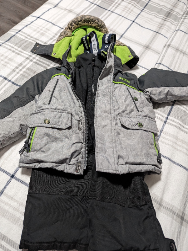 Oshkosh Snow suit 1-4 year old in Clothing - 3T in Mississauga / Peel Region - Image 2