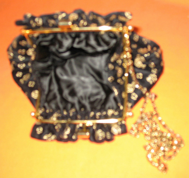 Ladies Shoulder Clutch Purse- Bag- Gold Sequence Flower Beads in Women's - Bags & Wallets in Edmonton - Image 2