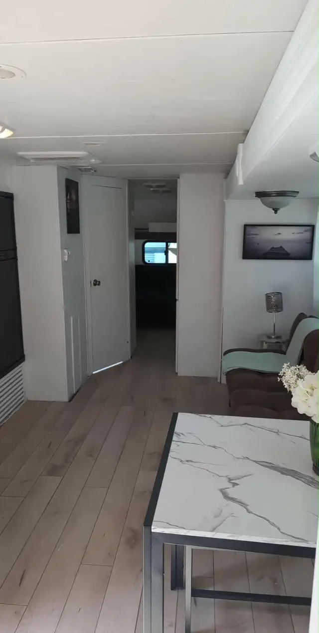 31 feet Trailer on lot- Westport Ontario  in Travel Trailers & Campers in Kingston - Image 4