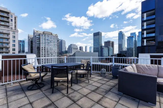 Upscale furnished rental in unbeatable location in Room Rentals & Roommates in City of Montréal - Image 30
