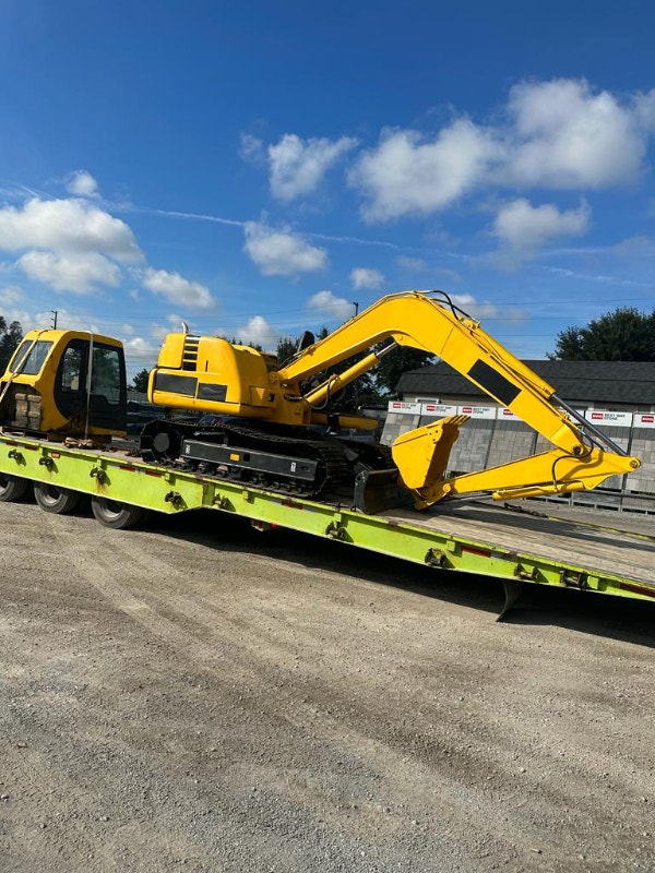 6 ton excavator for sale or lease ( Komatsu PC607) Heavy Equipment