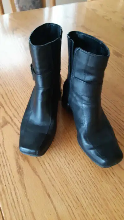 Petite botte clark, View more