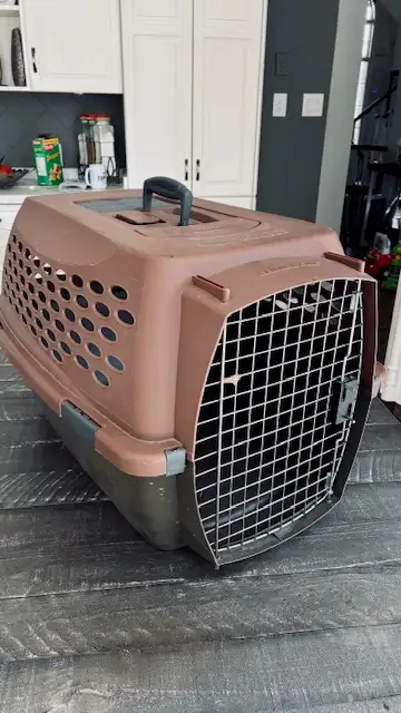 "Petmate" Kennel Cab small dog/cat kennel, View more