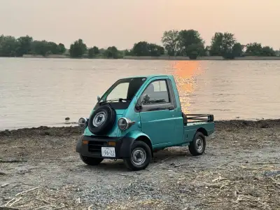 1996 Daihatsu Midget II Manuel 4 vitesses 3 cylindres 659cc Seulement 22,000 km Une seule place à l'...