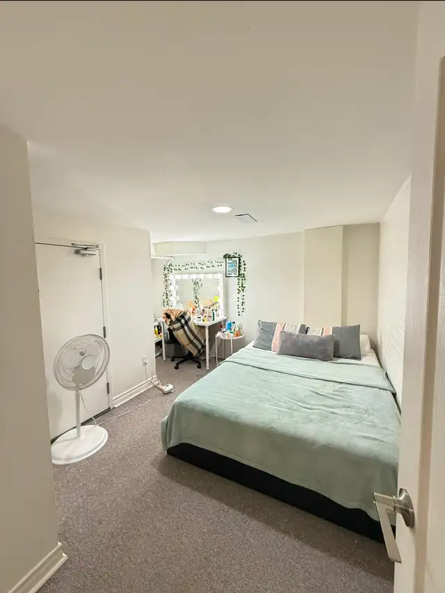Room for rent in Room Rentals & Roommates in City of Toronto - Image 5