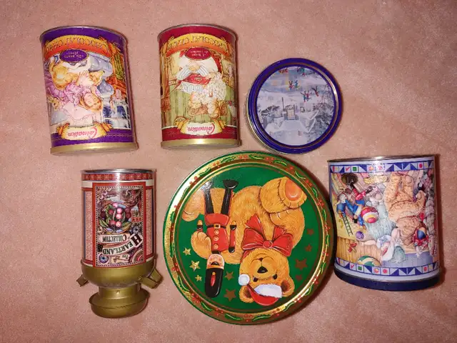 Vintage Christmas tins in Holiday, Event & Seasonal in Edmonton - Image 2