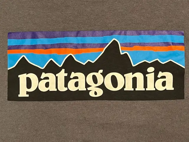 Patagonia Men's Responsibili-tee Long Sleeve Logo Shirt Grey XS in Men's in Calgary - Image 6