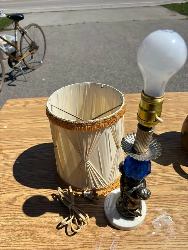 Antique lamp in Other in Markham / York Region - Image 3