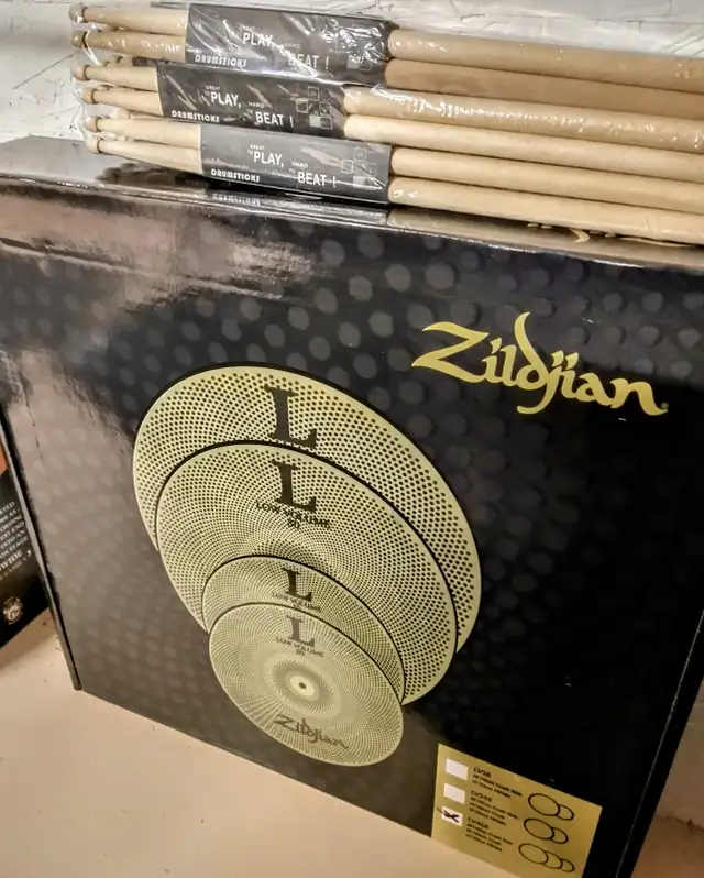 REDUCED!!! TAMA SuperStar Classic Maple Drumset/Zildjian Cymbals in Drums & Percussion in Edmundston - Image 10