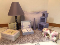Lilac bedroom decor items