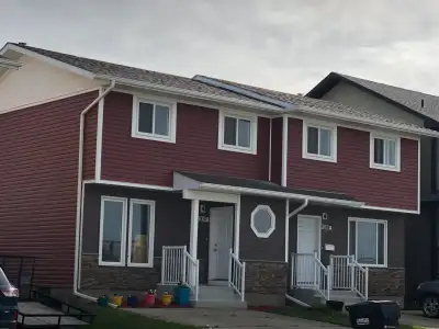 Forest Grove, available immediate, December 1st, 3 Bedrooms, 1½ baths, renovated interior, deck, dou...