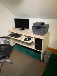 Office Computer Desk in Excellent Condition