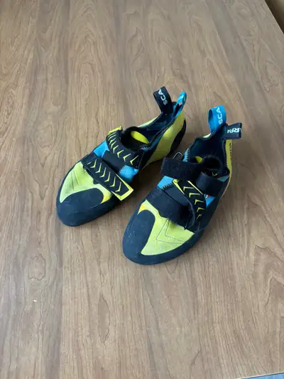 Climbing Shoes, View more