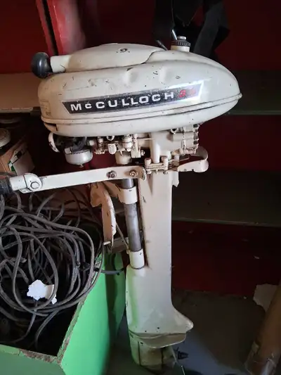 I'm selling a vintage McCulloch outboard motor. This motor is in used condition and would be perfect...