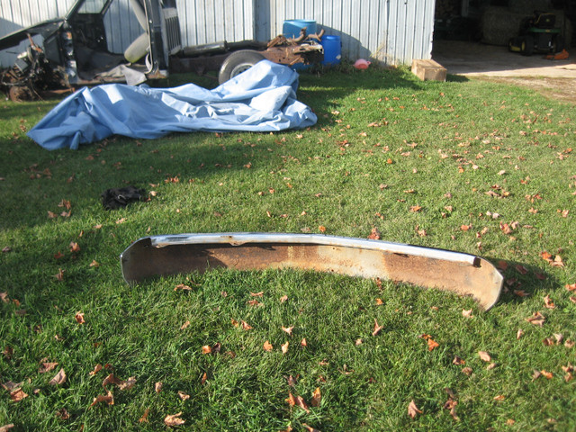 1989 chev truck bumper in Auto Body Parts in Kitchener / Waterloo - Image 3