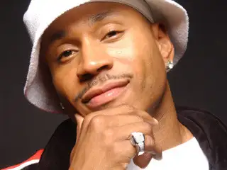 LL Cool J 12 inch vinyl Phenomenon / Hot Hot Hot record LP 1997 in CDs, DVDs & Blu-ray in Markham / York Region - Image 4