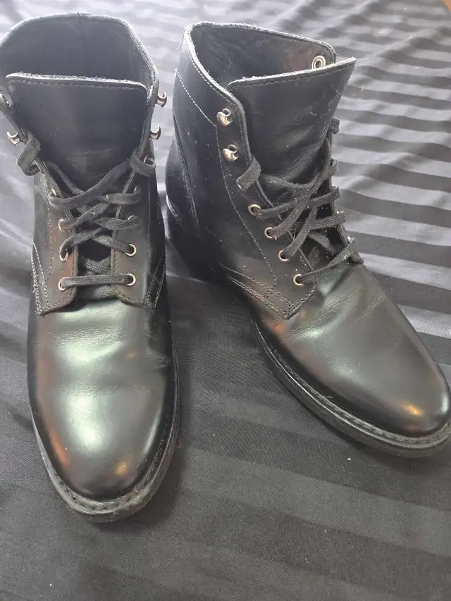 Thursday Boot Co. Boots Sz 9 in Men's Shoes in Markham / York Region - Image 2