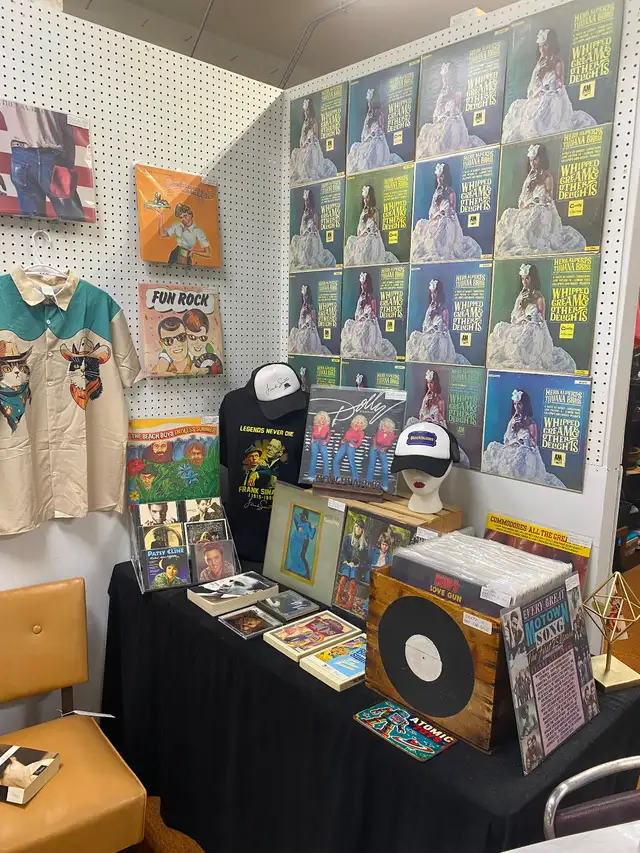 “ReStyle ReVival” Booth 21S at the Hamilton Antique Mall in Arts & Collectibles in Hamilton - Image 9
