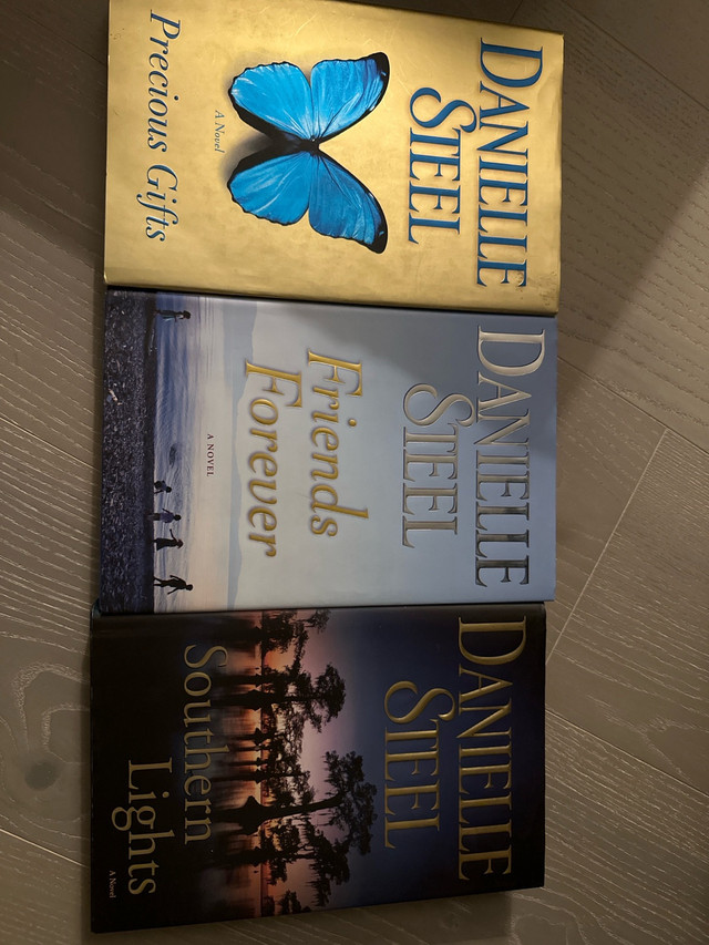  Danielle Steel - 3 hardcover books  in Non-fiction in Calgary