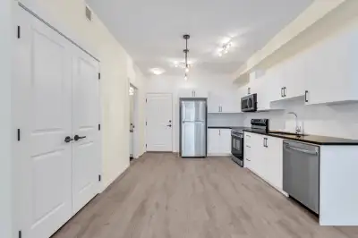 Modern 1-Bedroom Apartment in the Heart of Legacy SE