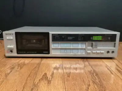 The main features of the Sony TC-FX210 are: 2 heads, mechanical 3 digit tape counter, manual tape ty...