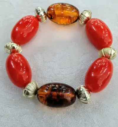 Beautiful Vintage Bracelet Stretch Coral Red & Tort Lucite Beads, View more
