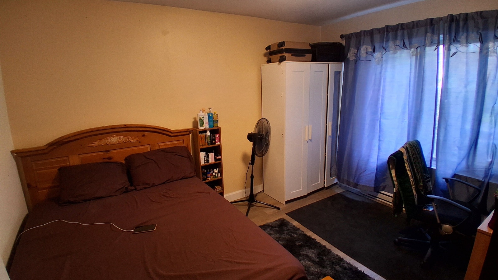 Room for rent – preferably women – metro Jolicoeur — photo 1