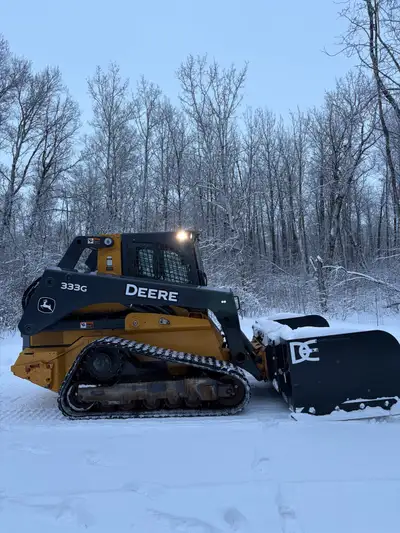2100 hrs 2 speed Stereo Back up camera Heat/ac Everything works as it should Comes with smooth dirt...