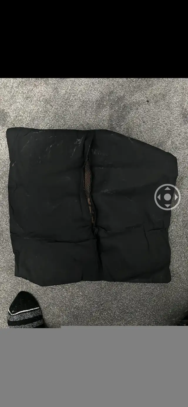 Toronto Maple Leafs Blanket and Pillow Case  in Bedding in Peterborough - Image 4