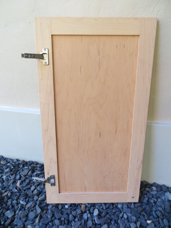 1 porte d'armoire dans Articles pour la salle de bains  à Granby - Image 2