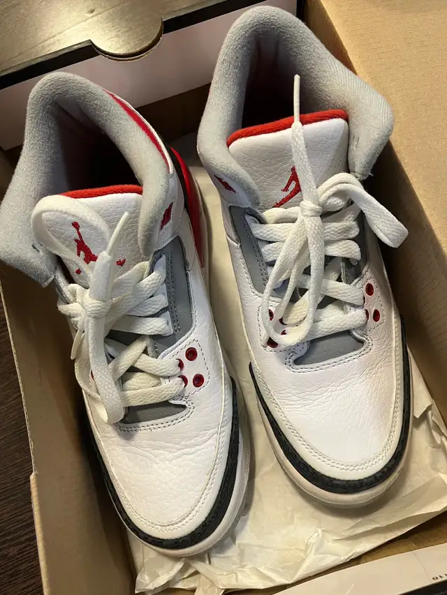 Jordan 3 Retro Fire Red 2013 in Men's Shoes in City of Toronto - Image 5