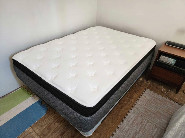 Like new size full mattress  in Beds & Mattresses in Thunder Bay - Image 2