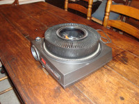 Kodak 600 Slide Projector with 8 Carousel slide trays